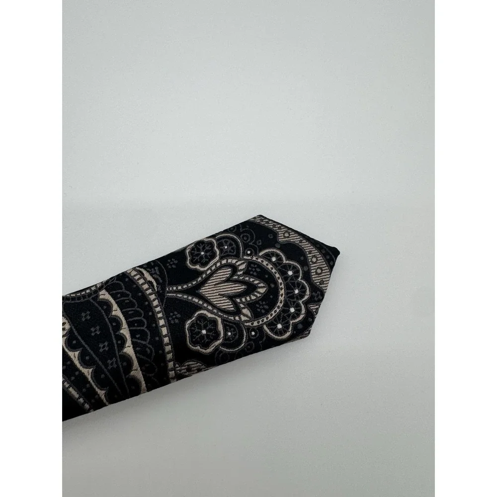 Michael Kors Tie Black Gray Paisley 100% Silk Classic Width Designer Neck Tie
